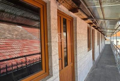 Casă cu 4 camere decomandat în Angofa - 10