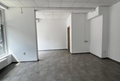 Spațiu comercial, de 52 mp, în Militari - 2