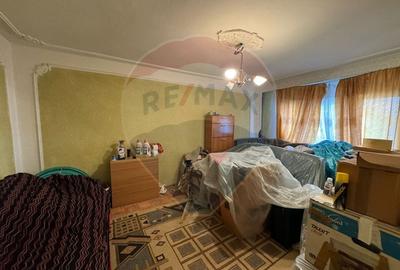 Apartament cu 4 camere la etajul 1 in zona sud