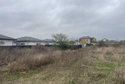 Teren de 775 mp, în Domnești