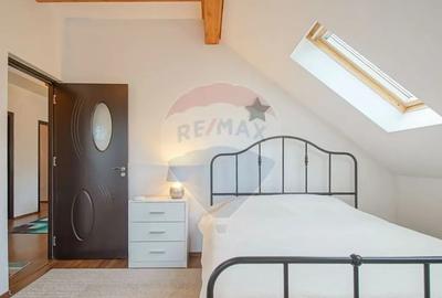 Apartament cu 5 camere decomandat, mobilat în Zamora - 12