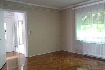 Spațiu comercial, de 143 mp, în Central - 2