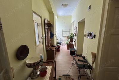 Vand apart.2 camere central,parter inalt, str.Cozia,langa biserica Evrei si scoala gen.,st.114 mp. - 3