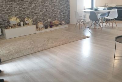 Apartament cu 3 camere decomandat în Central - 1
