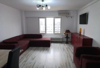 Apartament cu 3 camere decomandat în Decebal
