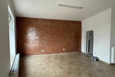 Spațiu comercial, de 20 mp, în Central - 4