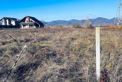 Teren de 1700 mp, în Central - 2