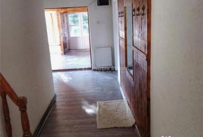 Casă cu 14 camere cu Teren 2500 Mp în Trăisteni - 9