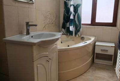 Apartament cu 2 camere decomandat în Cornișa - 1