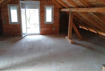 Casă cu 3 camere cu Teren 5581 Mp în Zorile - 2