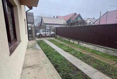 Casă cu 7 camere cu Teren 400 Mp în Central