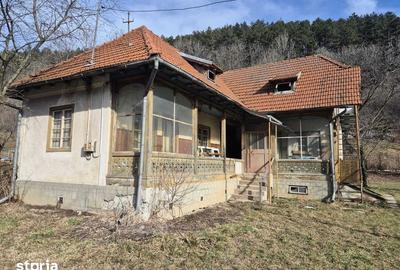 Casă cu 4 camere cu Teren 156 Mp în Posada