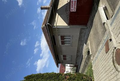 Casă cu 4 camere cu Teren 2500 Mp în Glimboca - 1