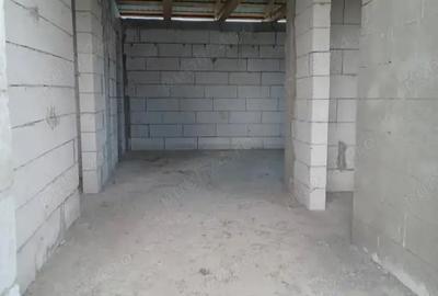 Casă cu Teren 800 Mp în Slobozia (Roznov) - 2