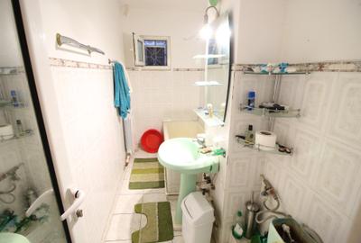 Ap. 2dec. Micro 13B, etaj 2, 2 balcoane - 2