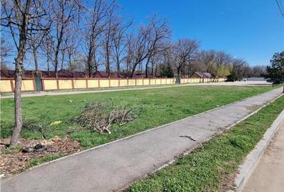 Teren de 300 mp, în Central - 4