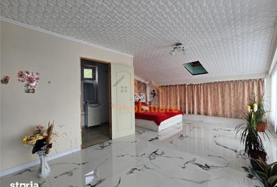 Spațiu comercial, de 240 mp, în Central - 7