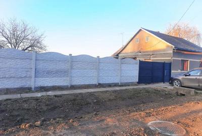 Casa de vanzare cu front stradal generos, disponibila in 2 rate, in zona buna - 2