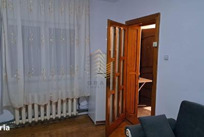 Garsonieră decomandată în Desa - 2