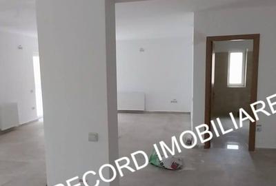 Spatiu comercial in CF, parter, 2 locuri parcare Finisat Floresti - 3