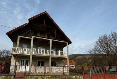 Casă cu 6 camere cu Teren 1022 Mp în Fărcădin - 7