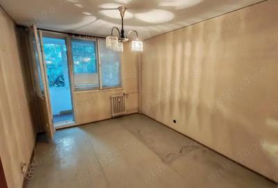 Apartament 3 camere etaj 3 4 - Metrou 1 Decembrie - Titan