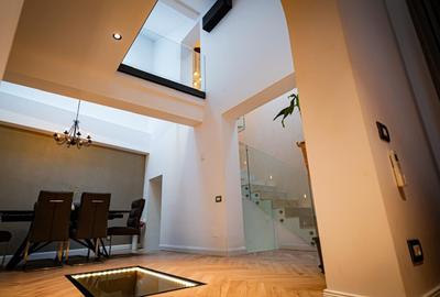 Casă individuală cu 8 camere cu Canalizare în Dorobanți - 11