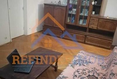 Apartament cu 3 camere decomandat, mobilat în Titan