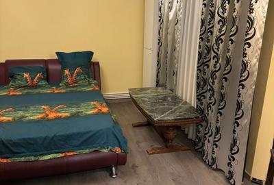 Apartament cu 2 camere decomandat în Exterior Vest