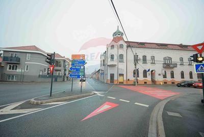 Apartament cu 4 camere semidecomandat, mobilat în Ultracentral - 9