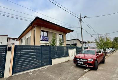 Casă individuală cu 4 camere cu Canalizare în Bucureștii Noi