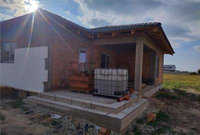 Casă cu 4 camere cu Teren 500 Mp în Cihei - 2