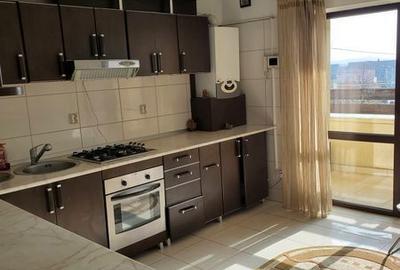 Apartament cu 4 camere în Central - 1