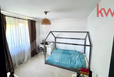 Casă cu 4 camere cu Canalizare în Central