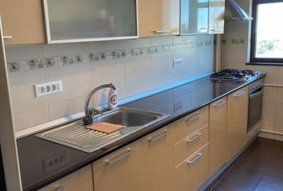 Apartament cu 3 camere decomandat în Brâncoveanu