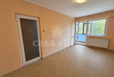 Apartament cu 2 camere decomandat în Micro 13