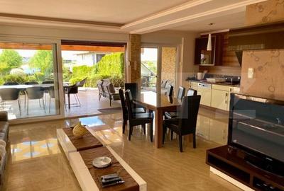 Vila la Lac in Zona Apa - Oaza de Confort si Eleganta - 3