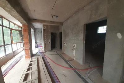 Spațiu comercial, de 380 mp, în Titan - 7