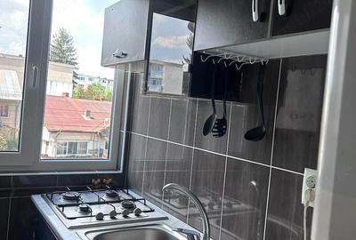 Apartament cu 2 camere nedecomandat în Cuza - 1