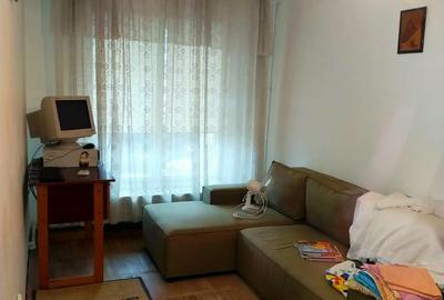 Apartament cu 5 camere decomandat în Central