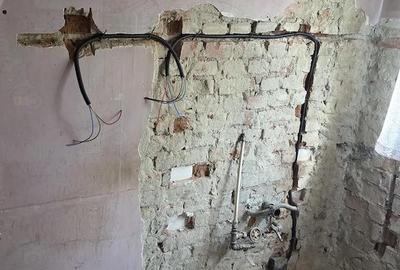 Apartament cu 4 camere semidecomandat în Petros - 2