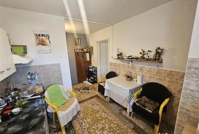 Apartament cu 2 camere semidecomandat în Micro I - 2