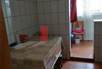 Tei, apartament de 3 camere - 12