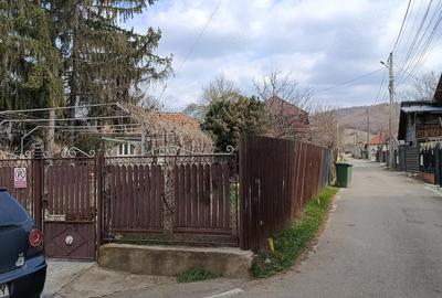 Casă cu Teren 1370 Mp în Central - 3