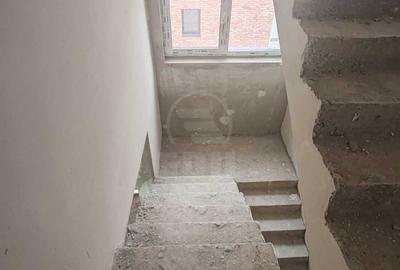 Duplex cu 4 camere cu Canalizare în Florești - 9