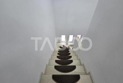 Casa individuala de vanzare teren 852 mp 5 camere 2 bai Seli - 3