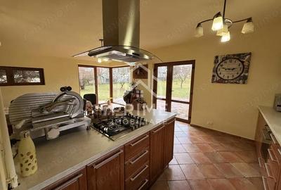 Casă cu Teren 1700 Mp în Central - 3