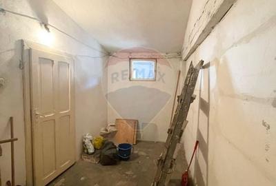 Casă individuală cu 3 camere cu Canalizare în Central - 13