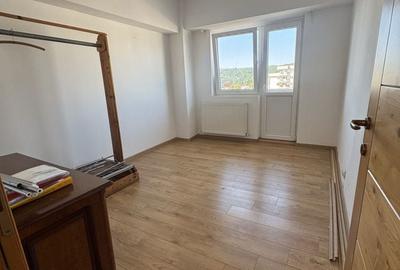 Apartament cu 3 camere decomandat în Câmpina - 1