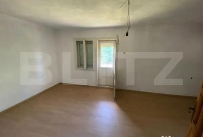 Casă cu 7 camere cu Teren 400 Mp în Central - 7